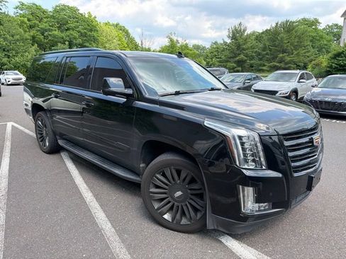 Used 2016 Cadillac Escalade ESV Luxury AWD/4WD image 14