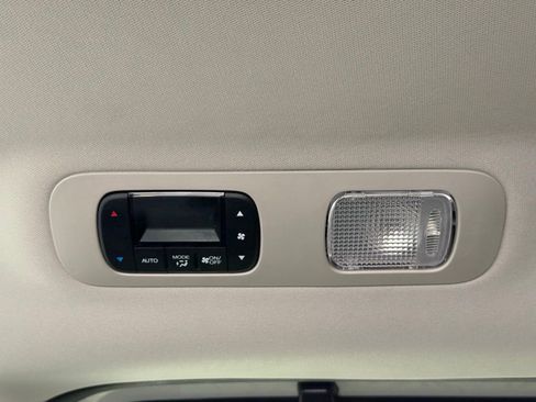 Used 2025 Honda Odyssey Touring image 23