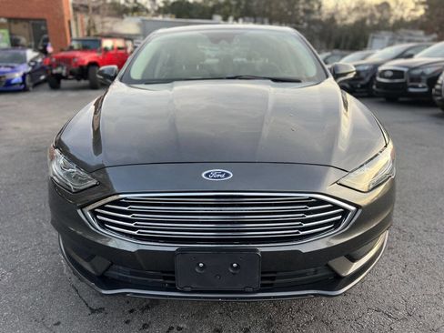 Used 2017 Ford Fusion SE image 2