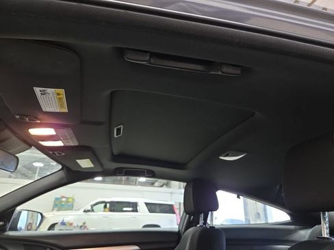 Used 2019 Honda Civic EX image 9