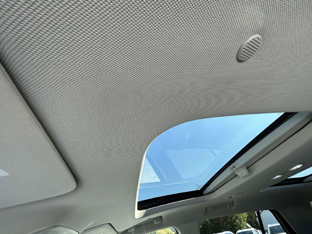 Used 2018 Chevrolet Traverse LT FWD image 21