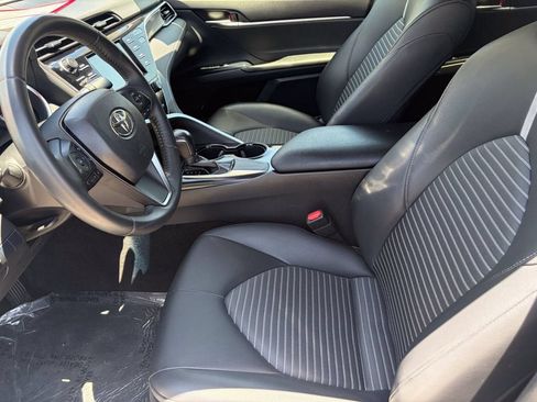 Certified 2018 Toyota Camry SE w/ Moonroof Package FWD image 22