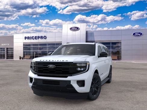 New 2026 Ford Expedition Platinum w/ Stealth Appearance Package AWD/4WD image 2