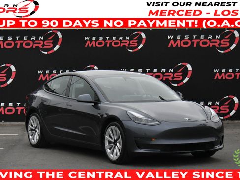 Used 2021 Tesla Model 3 Standard Range Plus image 1