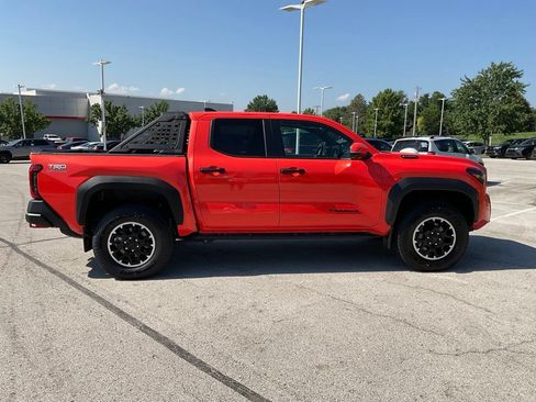 Certified 2024 Toyota Tacoma TRD Off-Road w/ TRD Off Road Premium Package AWD/4WD image 6