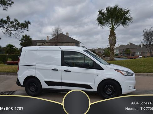 Used 2019 Ford Transit Connect XLT image 1