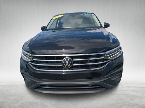 Used 2024 Volkswagen Tiguan SE image 10