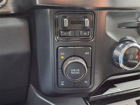 Used 2024 Ford F350 Lariat w/ Lariat Ultimate Package image 11