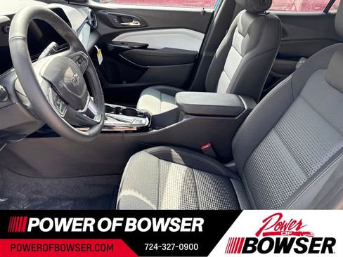 New 2026 Chevrolet Trax LT w/ Midnight Edition image 4