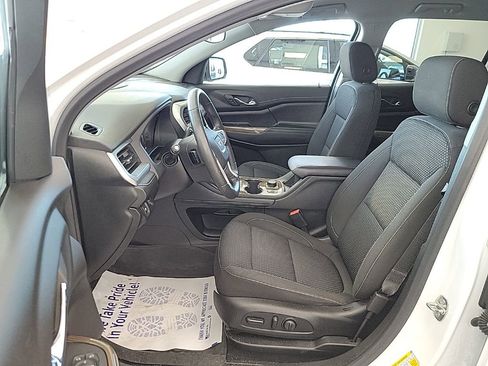 Used 2023 GMC Acadia SLE w/ Driver Convenience Package image 7