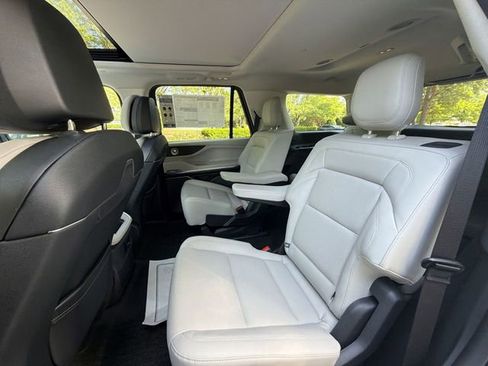 New 2025 Lincoln Navigator Reserve AWD/4WD image 23