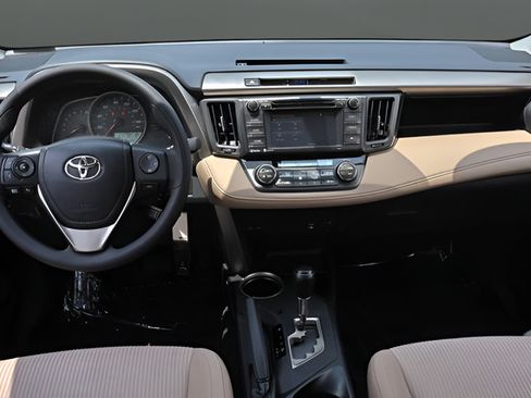 Used 2015 Toyota RAV4 XLE FWD image 16