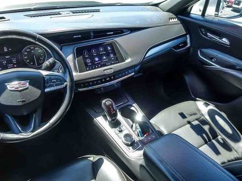 Used 2023 Cadillac XT4 Premium Luxury AWD/4WD image 15