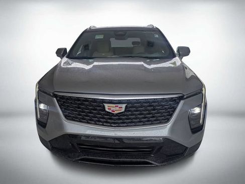 Used 2025 Cadillac XT4 Premium Luxury FWD image 8