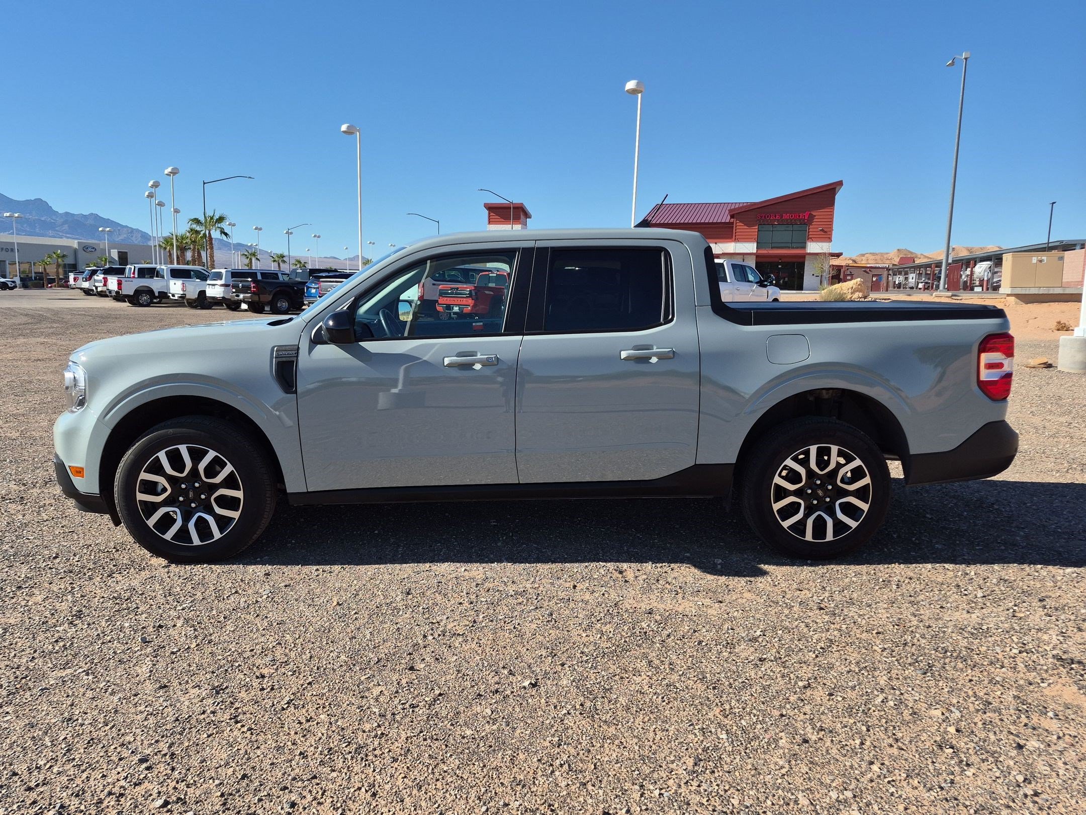 Used 2024 Ford Maverick Lariat FWD image 6