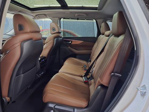 Used 2023 Acura MDX FWD w/ Technology Package image 16