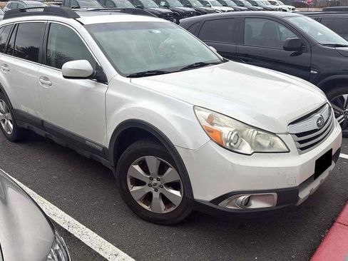 Used 2012 Subaru Outback 2.5i Limited image 1