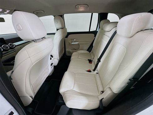 Used 2021 Mercedes-Benz GLB 250 image 25