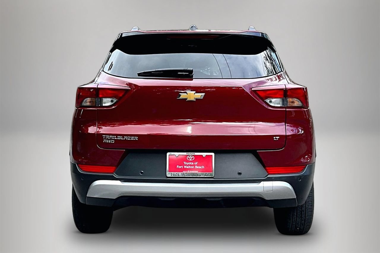Used 2025 Chevrolet TrailBlazer LT w/ Convenience Package AWD/4WD image 6