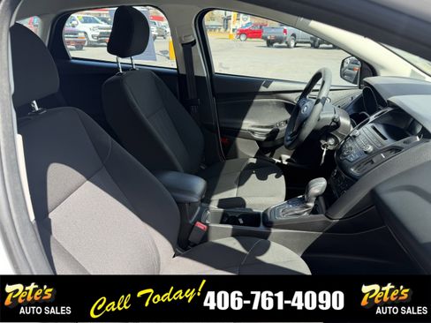 Used 2017 Ford Focus SE FWD image 15