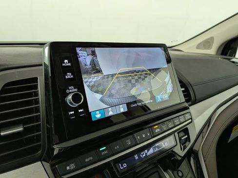 New 2026 Honda Odyssey Touring image 5