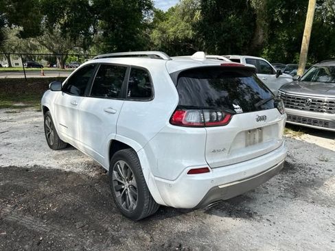 Used 2019 Jeep Cherokee Overland w/ Technology Group AWD/4WD image 3