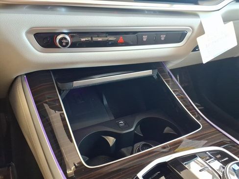 New 2026 BMW X5 xDrive50e image 11