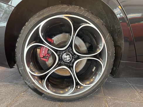 Used 2024 Alfa Romeo Giulia Ti w/ Active Assist Plus Package image 23