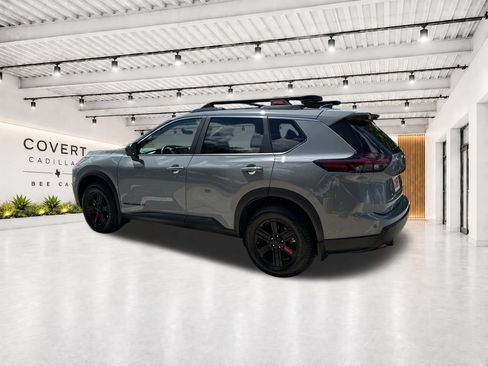 Used 2025 Nissan Rogue SV AWD/4WD image 9
