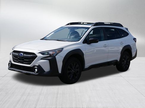 Used 2025 Subaru Outback Onyx Edition AWD/4WD image 3