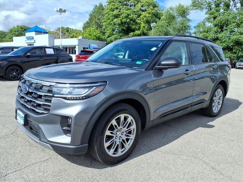Used 2026 Ford Explorer Active w/ Active Comfort Package AWD/4WD image 8
