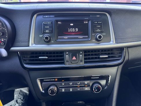 Used 2016 Kia Optima LX w/ Option Group 014 FWD image 18