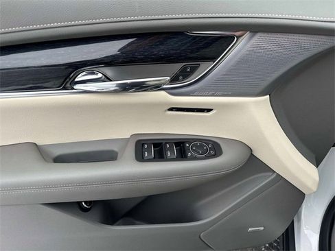 Used 2020 Cadillac XT6 Premium Luxury image 17