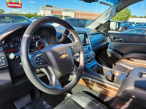 Used 2018 Chevrolet Tahoe LT image 6