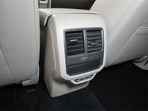 Used 2019 Volkswagen Passat 2.0T Wolfsburg w/ Wheels & Sunroof Package image 19