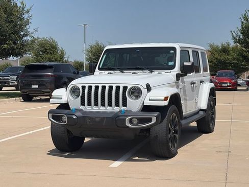 Used 2022 Jeep Wrangler Unlimited Sahara w/ Cold Weather Group AWD/4WD image 3