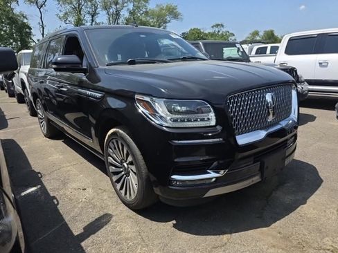 Used 2018 Lincoln Navigator L Reserve AWD/4WD image 3