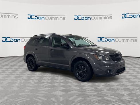 Used 2019 Dodge Journey SE w/ Connectivity Group image 2