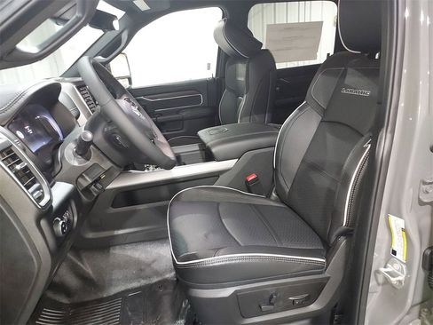 New 2026 RAM 4500 4x4 Crew Cab DRW w/ Laramie Trim Package image 17