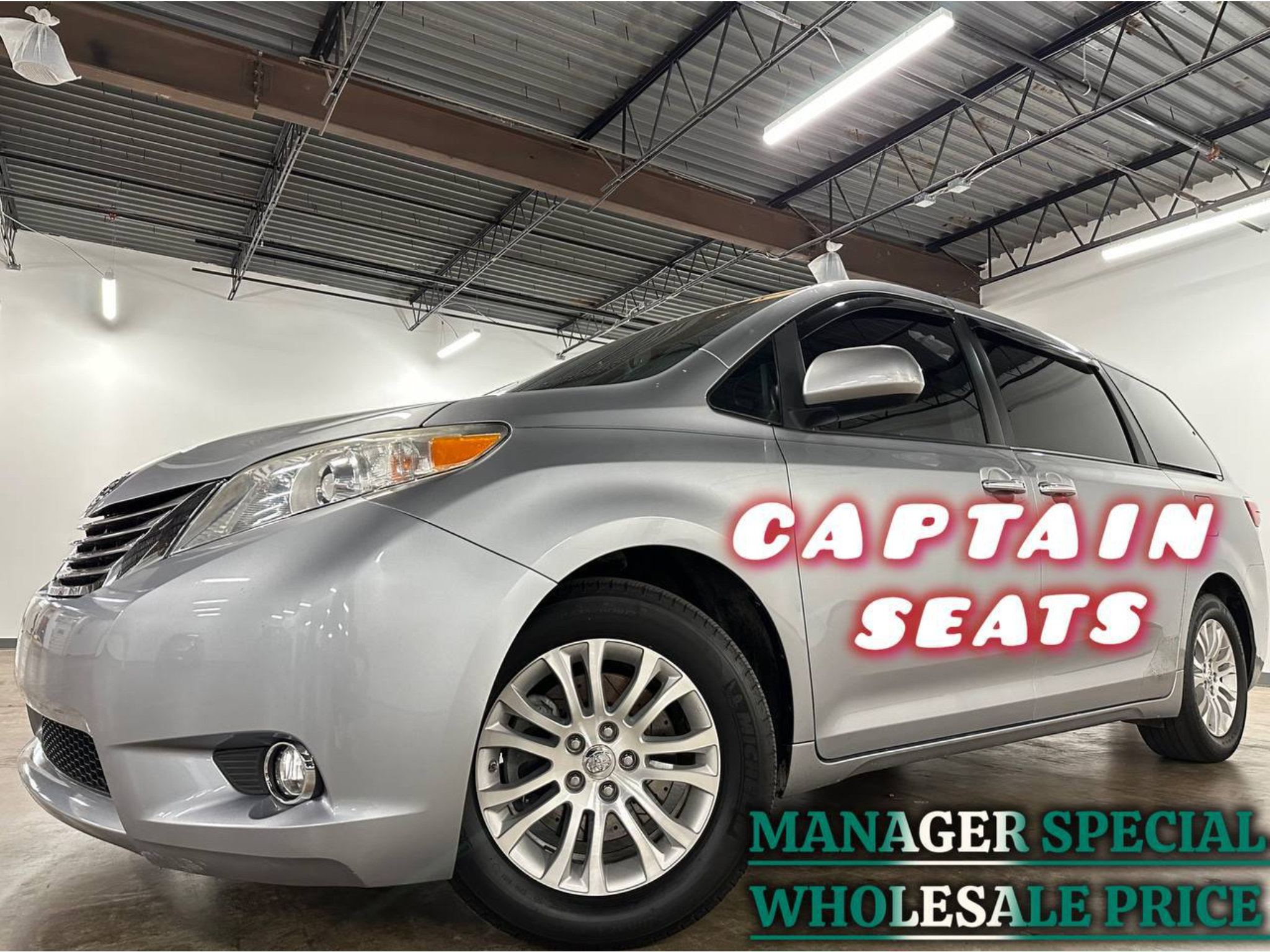 Used 2017 Toyota Sienna XLE w/ XLE Navigation Package FWD image 1
