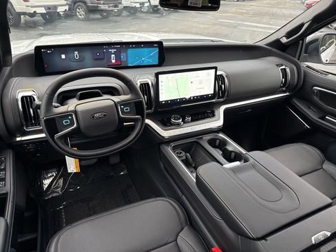 New 2025 Ford Expedition Platinum w/ Stealth Performance Package image 17