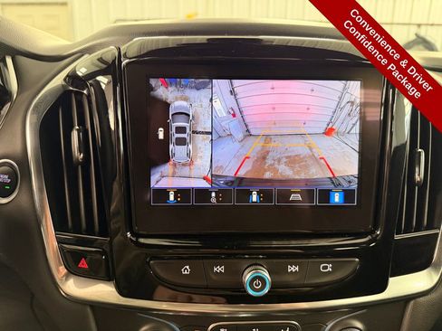 Used 2023 Chevrolet Traverse LT image 27