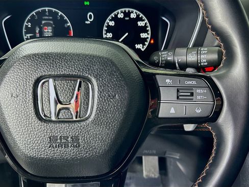 Used 2025 Honda Pilot Sport image 24