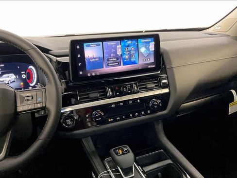 New 2026 Nissan Pathfinder Platinum w/ Accent Package AWD/4WD image 11