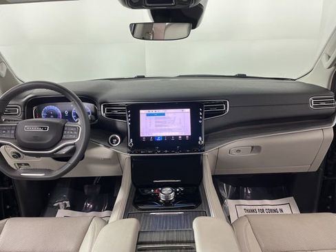 Used 2024 Jeep Wagoneer L Series II w/ Flexible Seating Group image 40