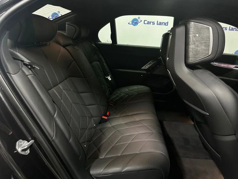 Used 2024 BMW i7 xDrive60 w/ Executive Package image 22