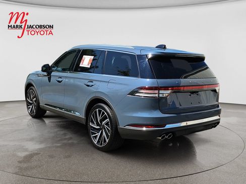 Used 2025 Lincoln Aviator Reserve w/ Equipment Group 201A AWD/4WD image 8
