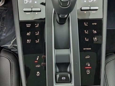 New 2026 Porsche Macan Turbo image 17