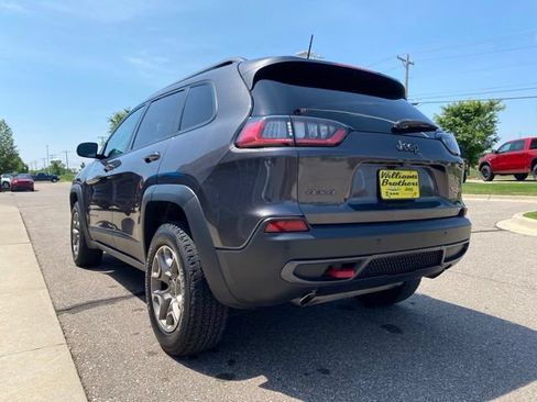 Used 2020 Jeep Cherokee Trailhawk w/ Cold Weather Group AWD/4WD image 7