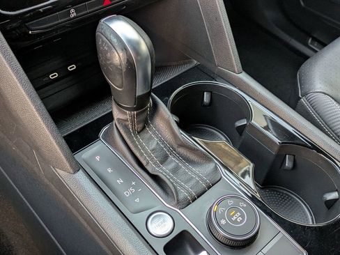 Used 2023 Volkswagen Atlas Cross Sport SE image 18